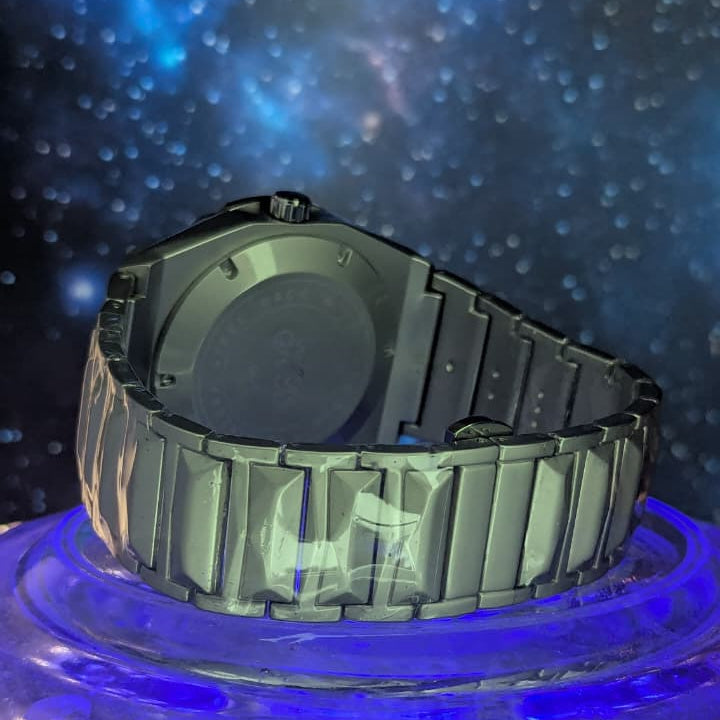 Minimal Luxury Quartz Timepiece for Men