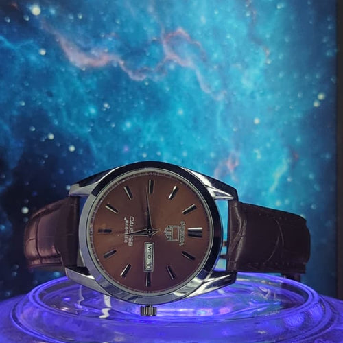 Novo Wrist Classic Day-Date Quartz Watch – Brown Dial, Leather Strap