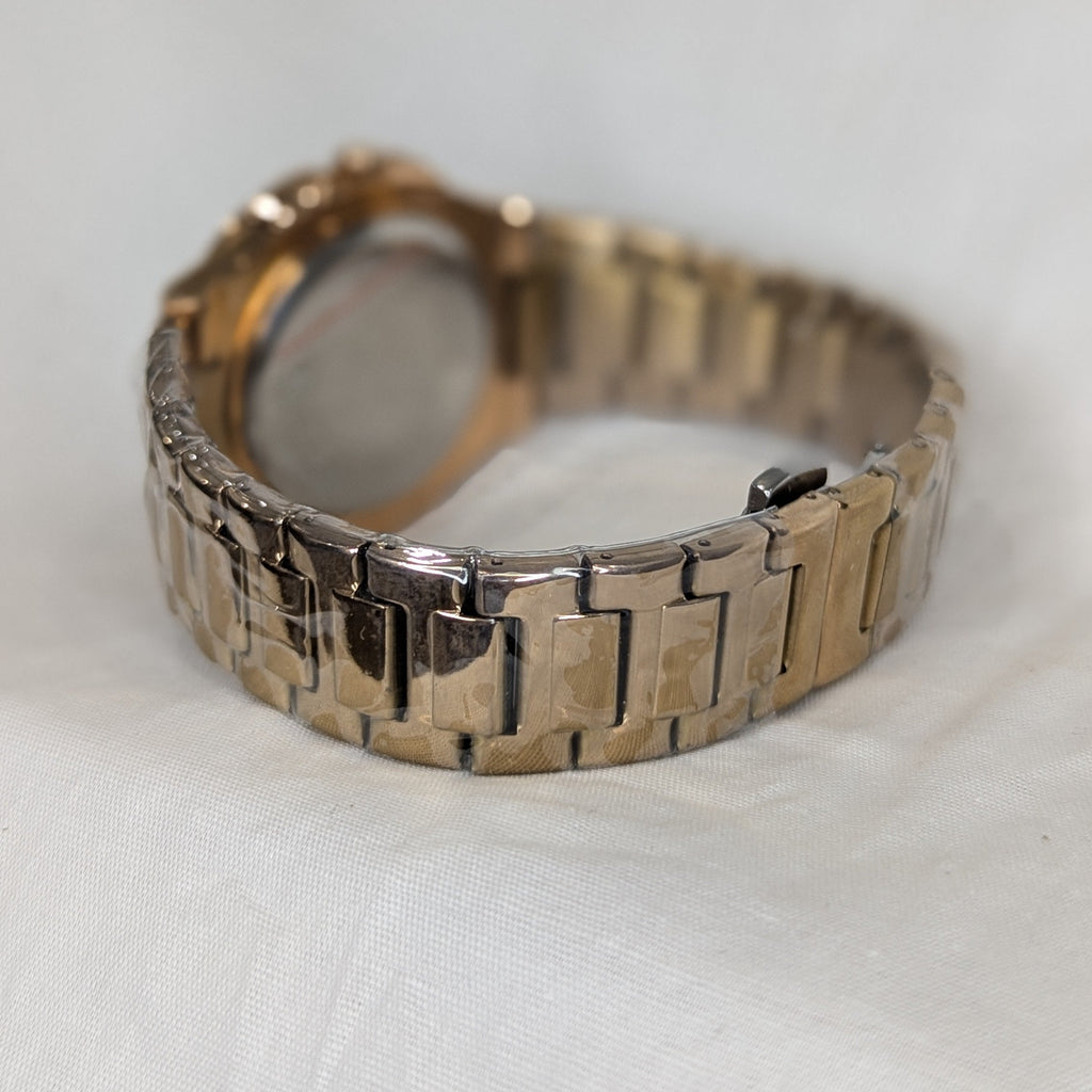 Novo Wrist Eclipse golden Steel Watch – Gold-Accent Bracelet, Minimal Dial