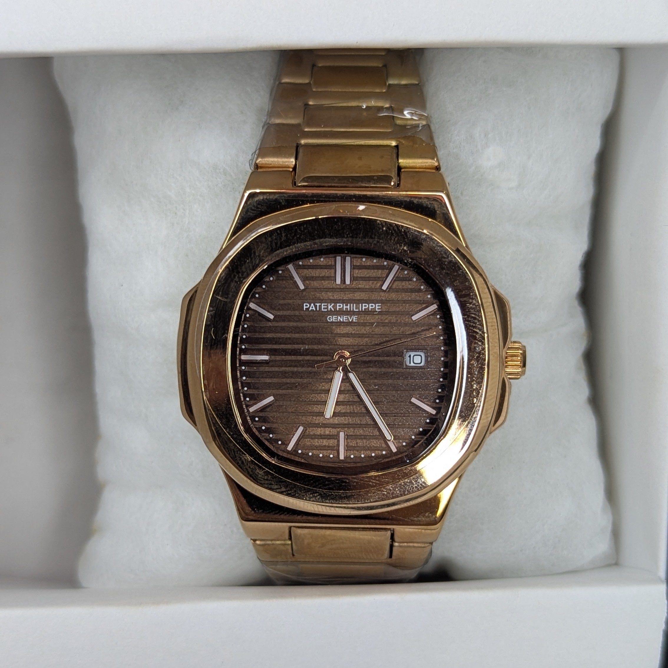 Novo Wrist Eclipse golden Steel Watch – Gold-Accent Bracelet, Minimal Dial
